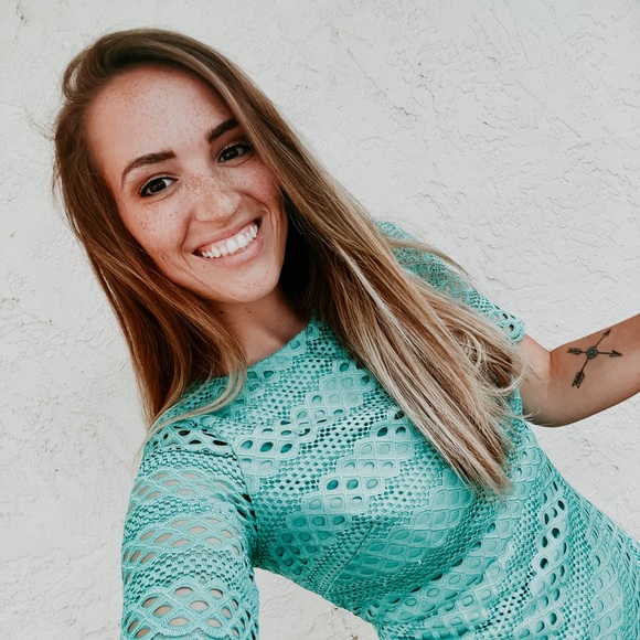 Meet your Posher, Lindsey - Picture 2 of 11